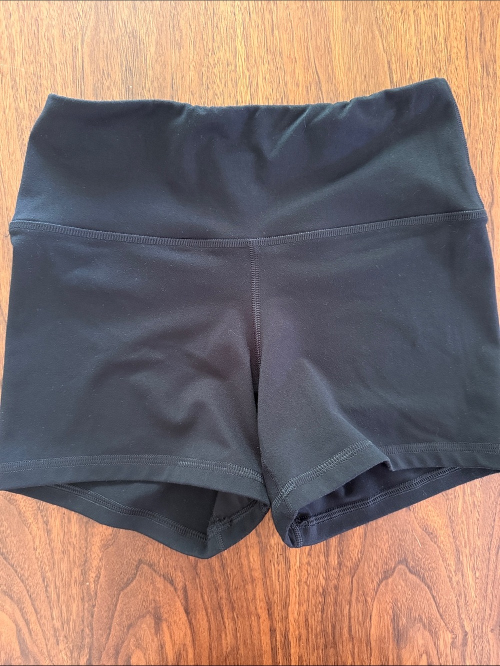 Fleo Black High-Waist Shorts
